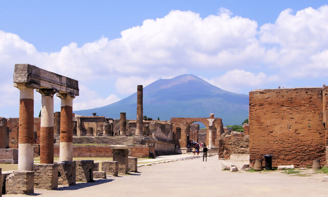 5 things you need to know about Pompeii